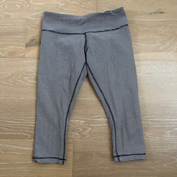Lululemon Bundle 3 Cropped Leggings sz 8 Camo Striped Checked - Picture 4 of 9